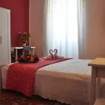B&T Holiday House