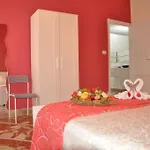B&T Holiday House